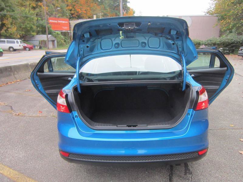 Used 2013 Ford Focus SE FWD image 25