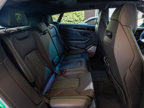 Used 2025 Lamborghini Urus SE AWD/4WD image 33