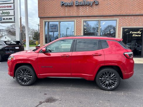 Used 2022 Jeep Compass Limited image 3