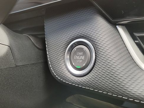 New 2026 Chevrolet Equinox LT w/ Convenience Package II image 21