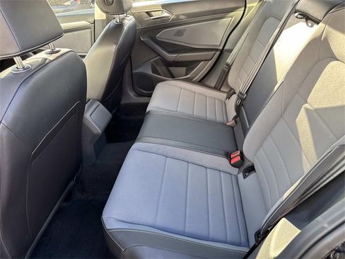 Certified 2025 Volkswagen Jetta SE w/ Sunroof Package image 11