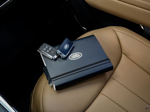 Used 2024 Land Rover Range Rover Sport SE image 92