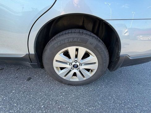 Used 2017 Subaru Outback 2.5i Premium AWD/4WD image 13