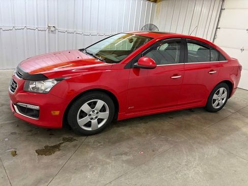 Used 2016 Chevrolet Cruze LT w/ RS Appearance Package FWD image 4