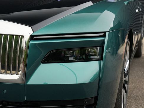 Used 2024 Rolls-Royce Spectre w/ Spectre Launch Package AWD/4WD image 7