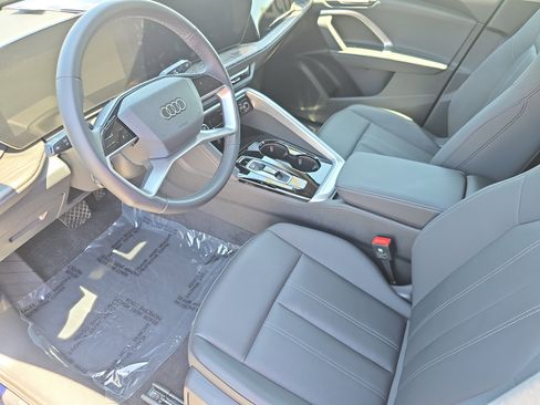 Used 2025 Audi Q5 Premium w/ Convenience Package AWD/4WD image 16