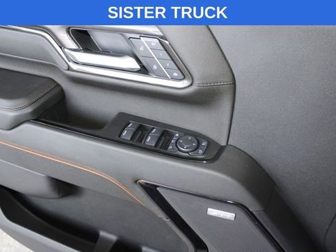 Used 2025 GMC Sierra 2500 AT4 w/ AT4 Premium Plus Package image 22