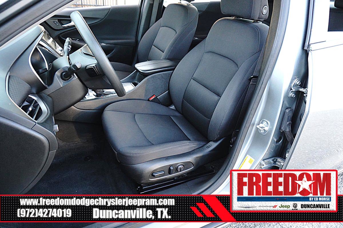 Used 2025 Chevrolet Malibu LT FWD image 12