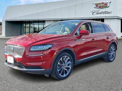 Used 2021 Lincoln Nautilus Reserve AWD/4WD image 3