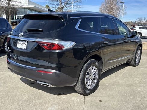 Used 2024 Buick Enclave Premium image 3