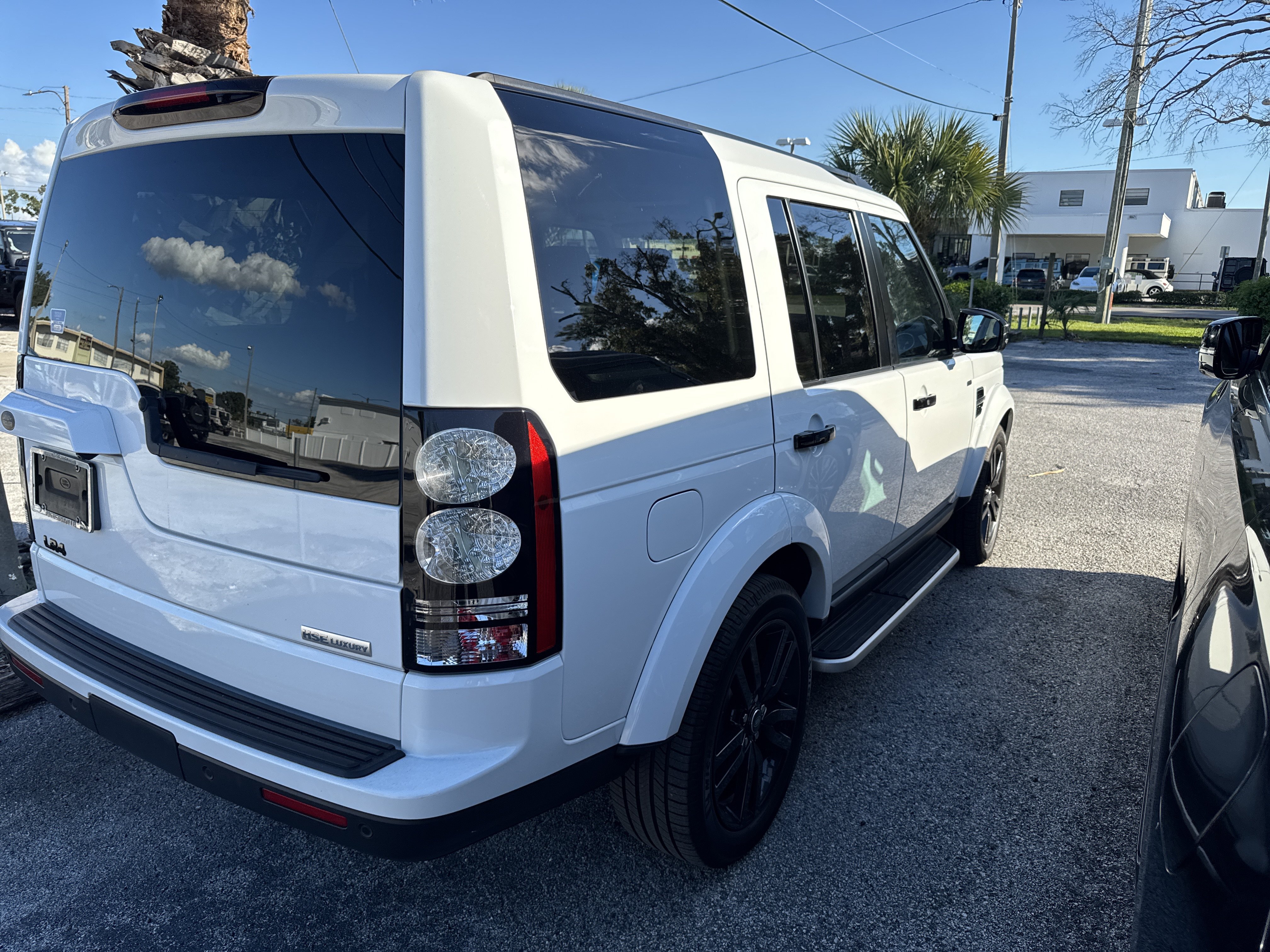 Used 2016 Land Rover LR4 HSE LUX AWD/4WD image 5