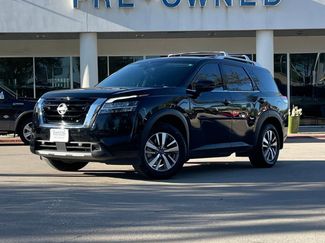 Used 2024 Nissan Pathfinder SL video 1