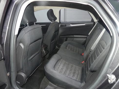 Used 2016 Ford Fusion SE image 27