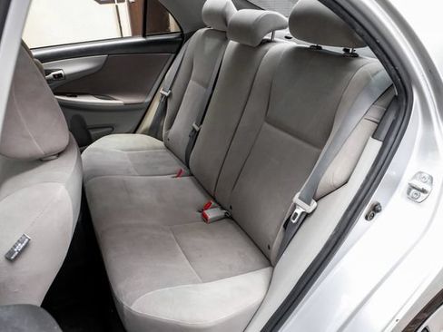 Used 2012 Toyota Corolla LE FWD image 35