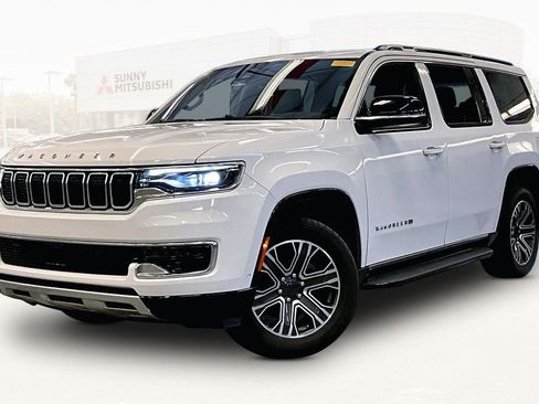 Used 2024 Jeep Wagoneer Series II w/ Flexible Seating Group RWD image 1