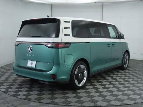 New 2025 Volkswagen ID. Buzz Pro S Plus image 5