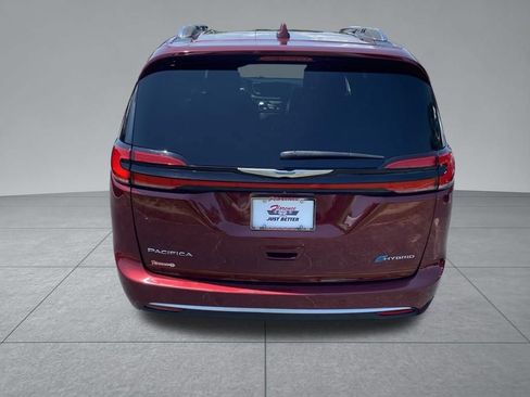 Used 2021 Chrysler Pacifica Pinnacle FWD image 12