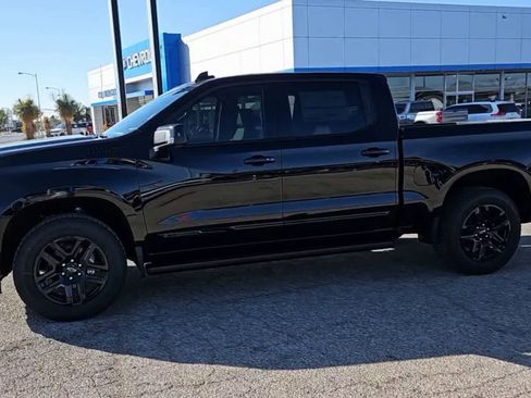 Used 2024 Chevrolet Silverado 1500 High Country w/ Midnight Edition AWD/4WD image 4