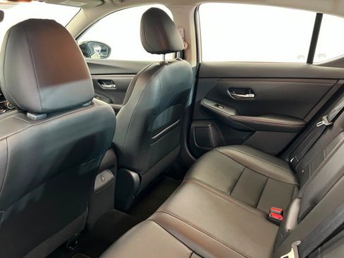 Used 2025 Nissan Sentra SR w/ SR Premium Package image 19