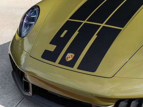 Certified 2026 Porsche 911 GTS RWD image 26