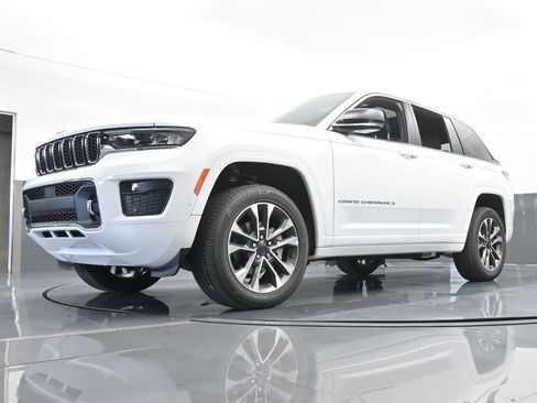 Used 2024 Jeep Grand Cherokee Overland image 50