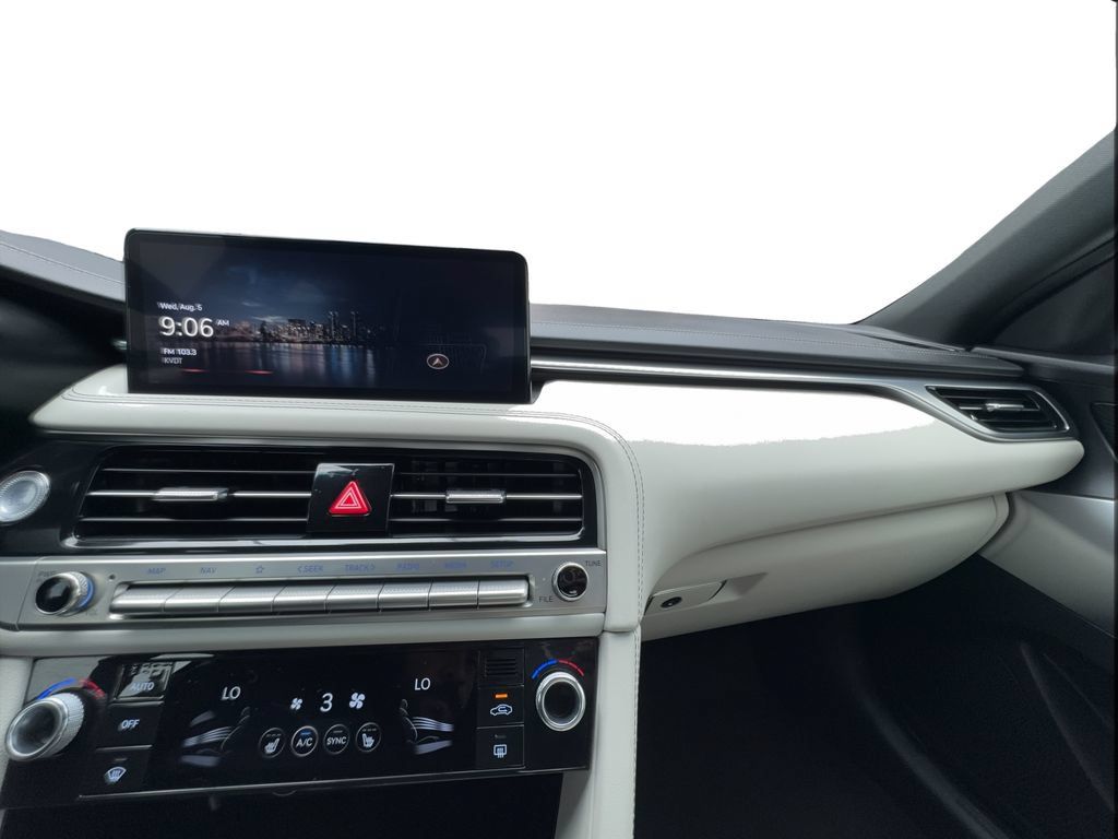 Used 2025 Genesis G70 2.5T RWD image 44