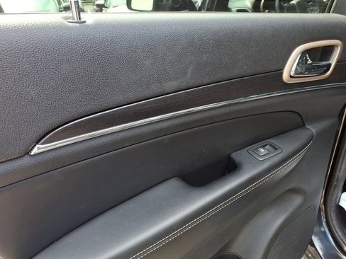 Used 2014 Jeep Grand Cherokee Limited AWD/4WD image 16