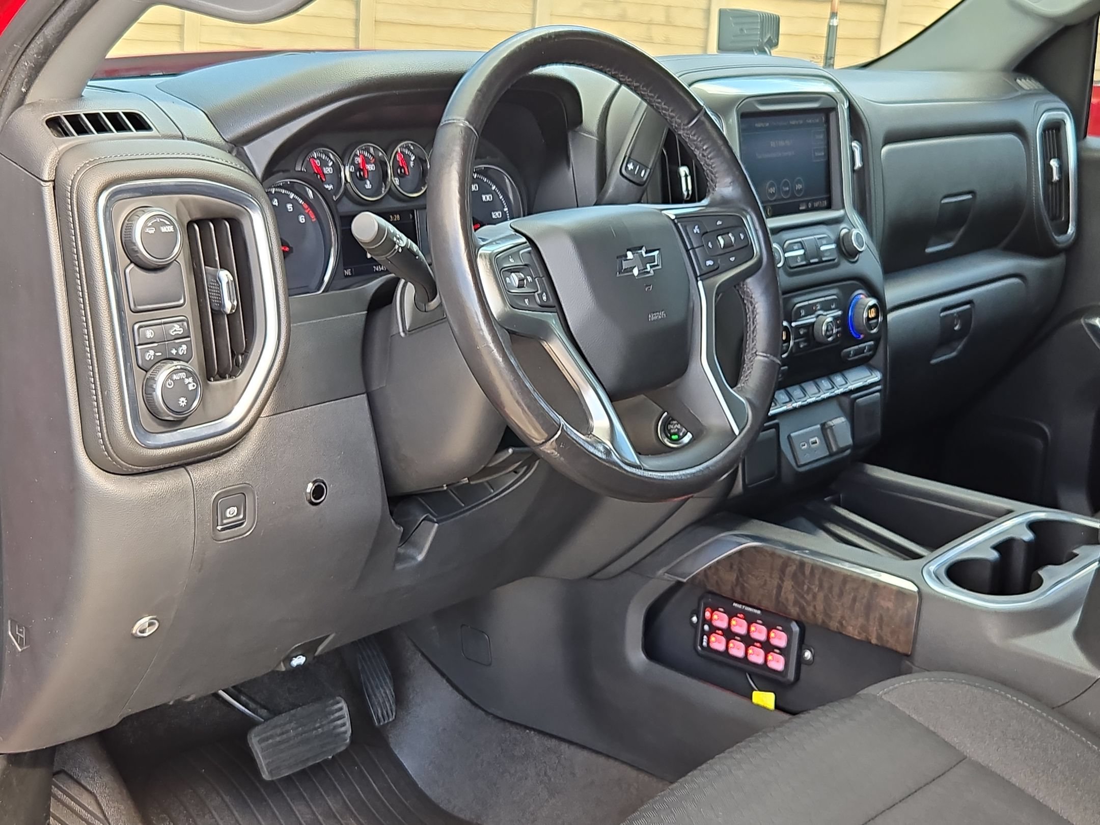 Used 2021 Chevrolet Silverado 1500 RST w/ Bed Protection Package RWD image 12