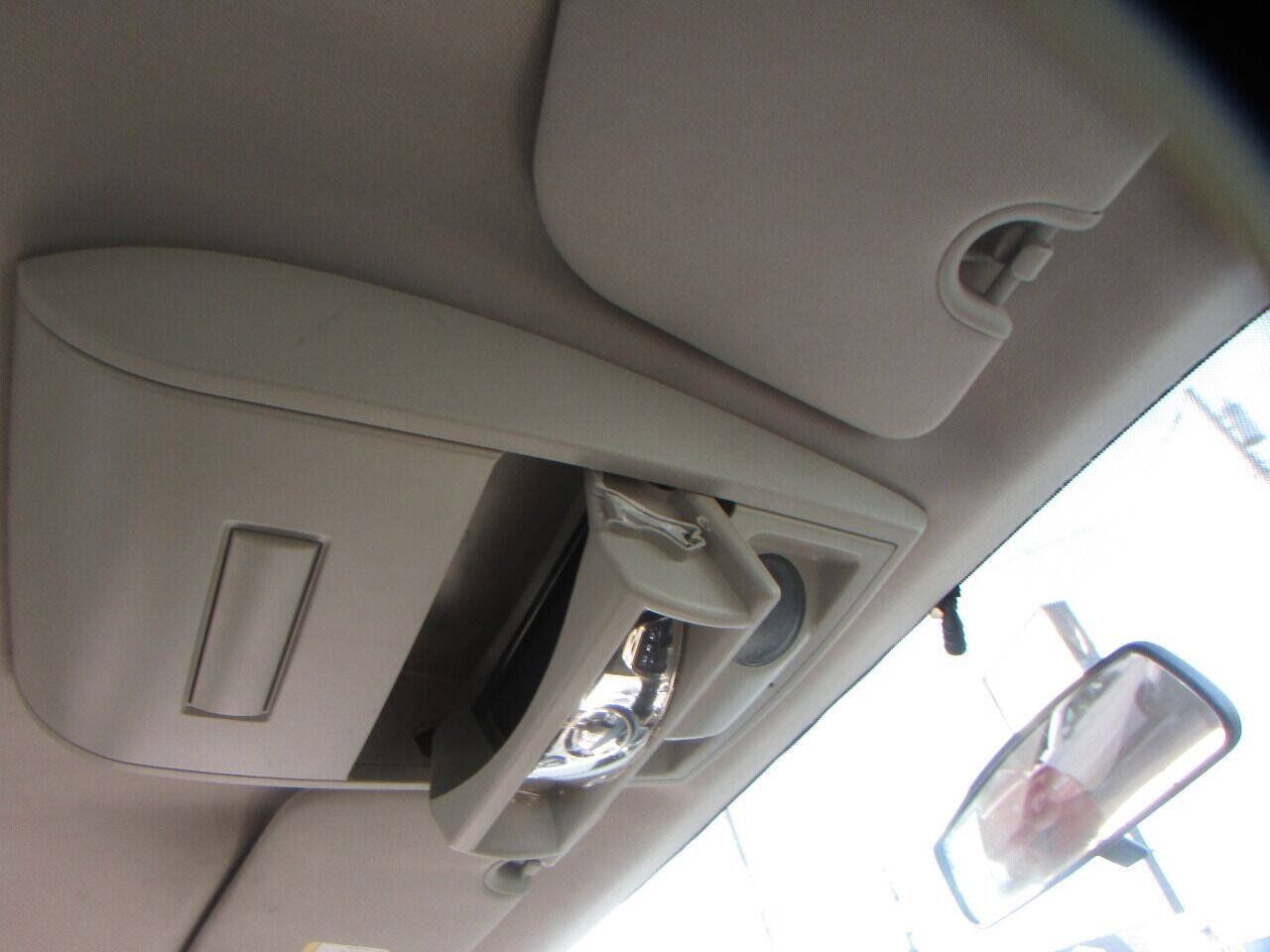 Used 2013 Dodge Grand Caravan American Value Package FWD image 21