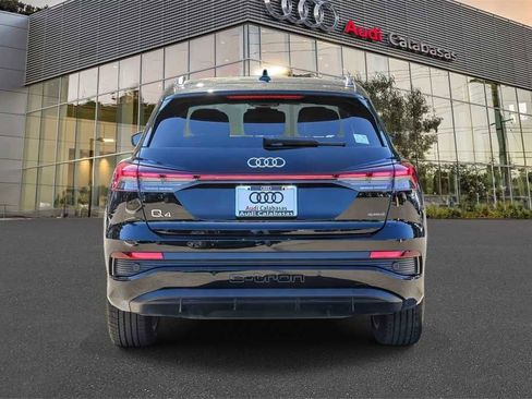 Used 2024 Audi Q4 e-tron Premium Plus image 3