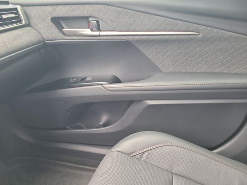 Used 2025 Toyota Camry XLE FWD image 29