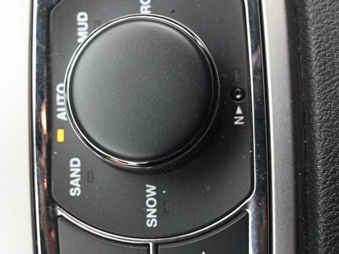 Used 2018 Jeep Grand Cherokee Overland AWD/4WD image 20