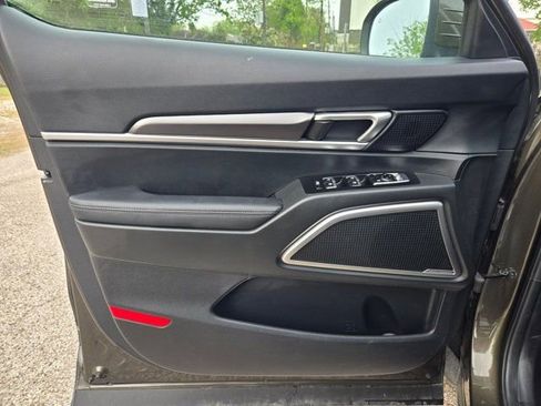 Used 2025 Kia Telluride S image 13