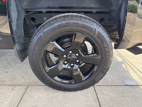 Used 2018 Chevrolet Silverado 1500 W/T w/ Black Out Edition image 31