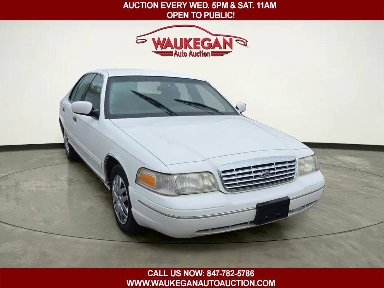 Used 2000 Ford Crown Victoria RWD image 3