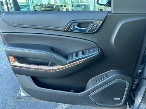 Used 2019 Chevrolet Suburban Premier image 30