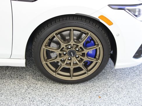 Used 2024 Volkswagen Golf R AWD/4WD image 5