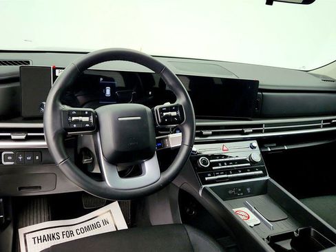 Used 2025 Hyundai Santa Fe SE image 12