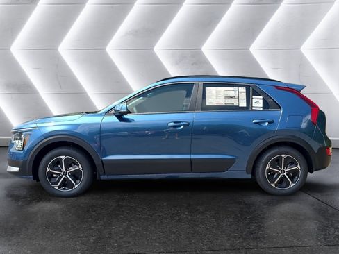 New 2025 Kia Niro EX image 2