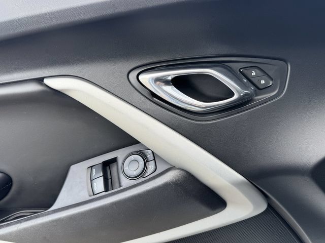 Used 2017 Chevrolet Camaro LT RWD image 15