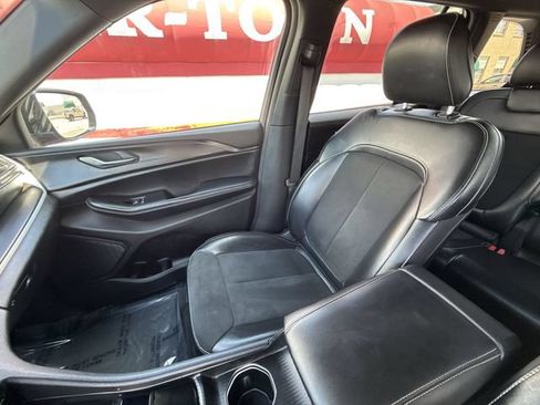Used 2024 Jeep Grand Cherokee Altitude AWD/4WD image 24