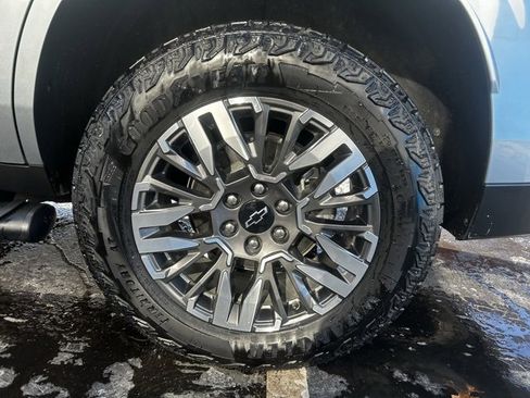 Used 2025 Chevrolet Tahoe Z71 image 7