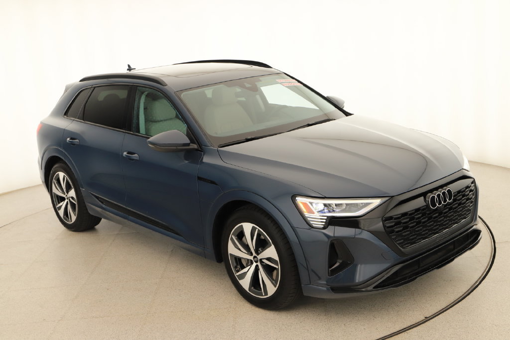 Certified 2024 Audi Q8 e-tron Premium Plus AWD/4WD image 35