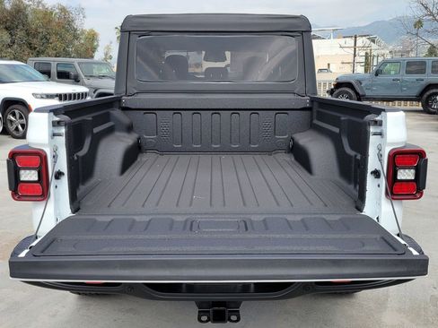 New 2026 Jeep Gladiator Rubicon w/ Safety Group image 20