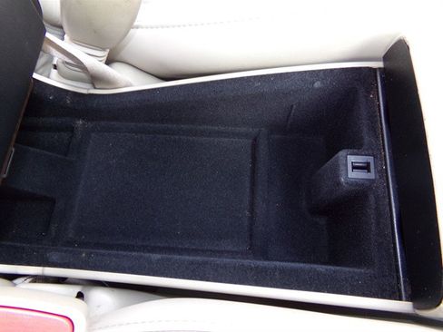 Used 2003 Cadillac De Ville Sedan w/ Comfort & Convenience Package image 32