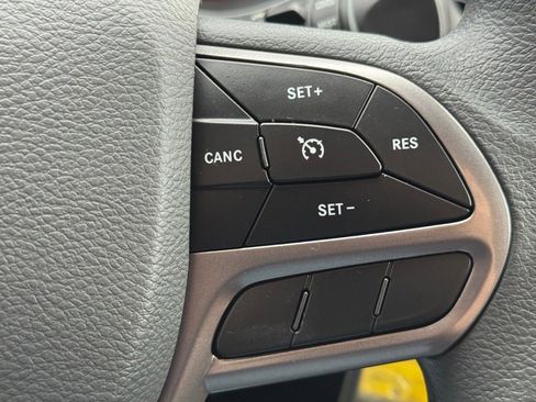 Used 2021 Jeep Cherokee Latitude image 18