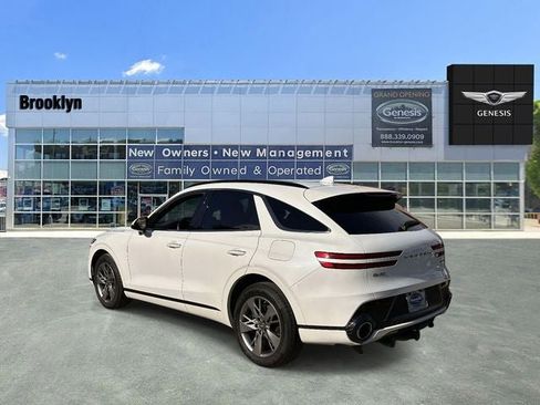 Used 2025 Genesis GV70 3.5T Sport image 7