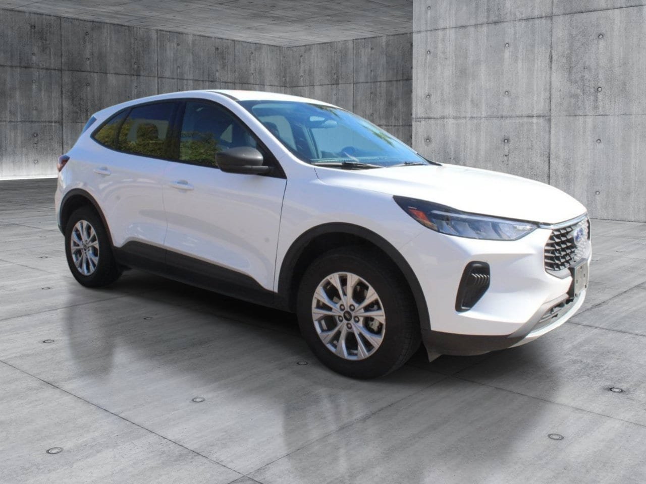 Used 2025 Ford Escape Active AWD/4WD image 8