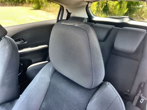Used 2022 Honda HR-V EX image 25