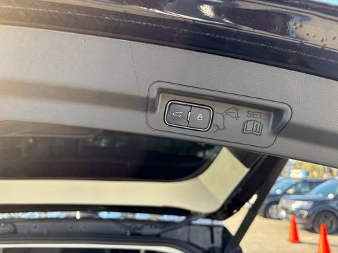 Used 2025 Ford Explorer Active w/ Active Comfort Package image 10